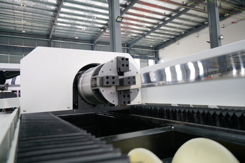 CNC स्वचालित लेजर कटर निर्माता वर्ग राउन्ड ss ms gi धातु फलाम स्टेनलेस स्टील ट्यूब फाइबर लेजर पाइप काट्ने मेसिन